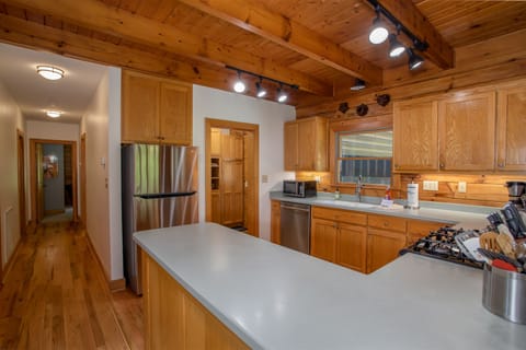 Huge Kitchen with Stainless Appliances, well-equipped for Cooking and Serving to a Full House!