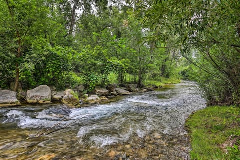 Spearfish Vacation Rental | Studio | 1BA | 450 Sq Ft | Stairs Required to Access