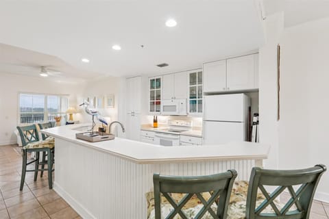 Kitchen at 504 North Shore Place