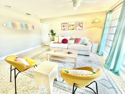 Common area (sleeps 2; twin air mattresses)