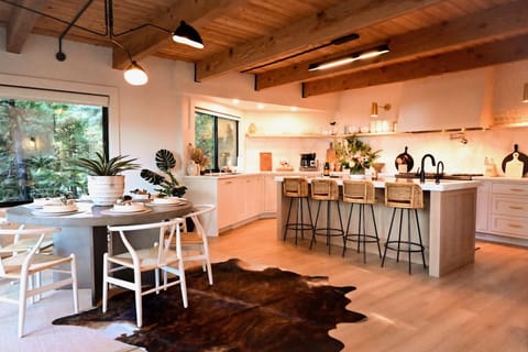 Private kitchen and dinining area