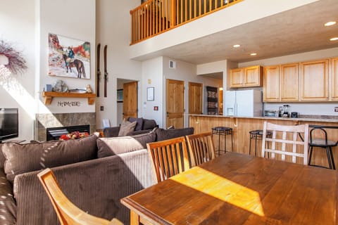 Dining / Living Room with Sleeper Sofa