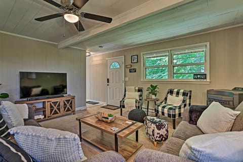 East Stroudsburg Vacation Rental | 3BR | 1BA | Stairs Required for Access
