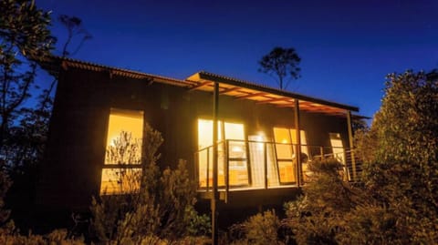 Superior 2 Bedroom Spa Chalet - Sleeps 4 | Blackout drapes, bed sheets