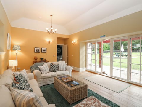 Cottage | Living area