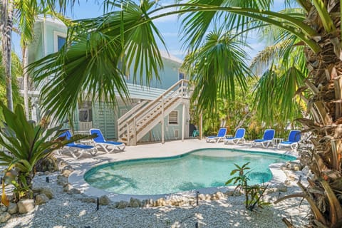 Heated Salt Water Pool 