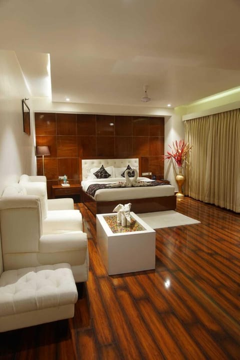 Executive Room | Soundproofing, free WiFi, bed sheets