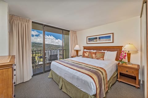 Beautiful Mountain View on the Bed While Watching TV - Beautiful Mountain View on the Bed While Watching TV