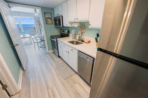 Full Sized Appliances in Kitchen Area, Beautifully Decorated