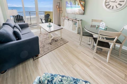Direct Oceanfront, Beautifully Decorated