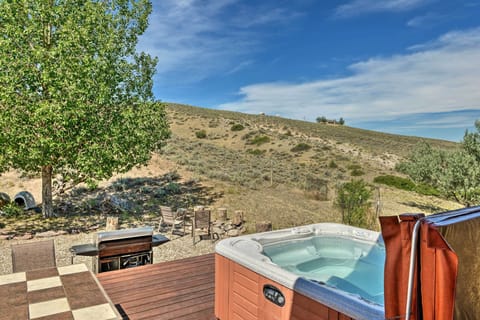 Lander Vacation Rental | 3BR | 2BA | 1 Story | 1,900 Sq Ft | Stairs Required