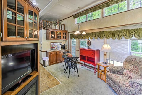 Gig Harbor Vacation Rental | 1BR | 1BA | 2 Stairs Required for Entry | 400 Sq Ft