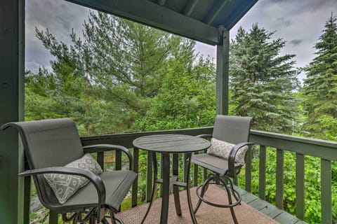 Lake Placid Townhome | 2BR | 1.5BA | 1,104 Sq Ft | Stairs Required