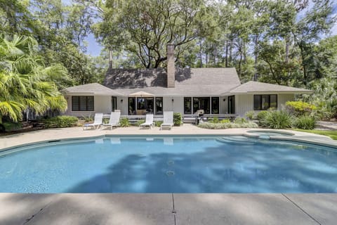 36 Kingston Pool Area