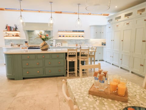 Fridge, dishwasher, electric kettle, toaster