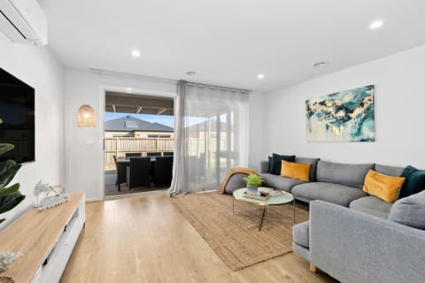 In this large, bright and airy open lounge, it has Air-conditioning and large TV where you can enjoy streaming your favourite movies from Netflix while relaxing on comfortable sofa.