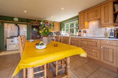 Ground floor: Everything you need kitchen