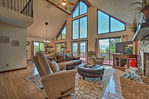 Otto Vacation Rental | 4BR | 3BA | 1,745 Sq Ft | 4 Exterior Stairs Required