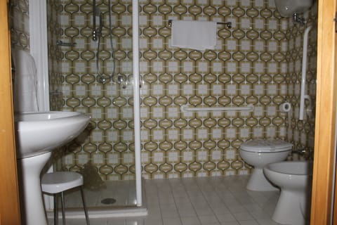 Free toiletries, hair dryer