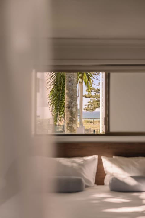 King Suite | Blackout drapes, iron/ironing board, cribs (surcharge), WiFi (free)