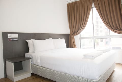 Family Deluxe Room | Iron/ironing board (on request), WiFi (free), bed sheets