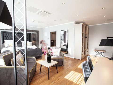 Deluxe Double Room | Minibar, desk, laptop workspace, free WiFi
