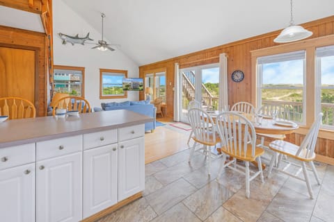 Surf or Sound Realty - 978 - No Problem - Kitchen -3