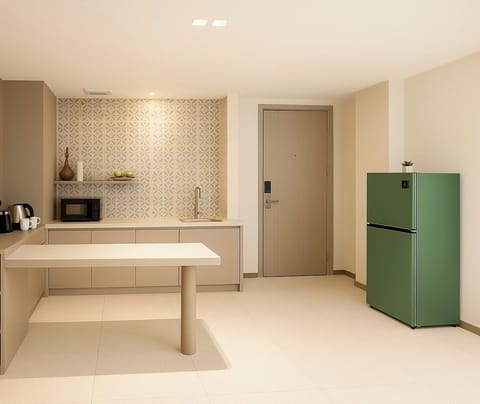 ION Suite Room | In-room safe, desk, blackout drapes, free WiFi