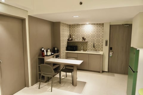 ION Suite Room | Private kitchen