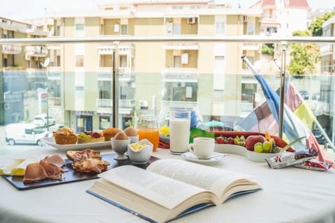 Daily buffet breakfast for a fee
