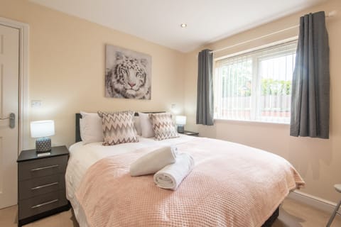 Apartment, Private Bathroom | Room amenity