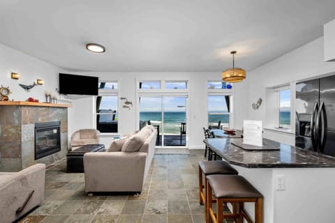 Welcome to the Glimmering Sands. We hope we get to host you at this one of a kind ocean view rental. Please reach out with any questions.