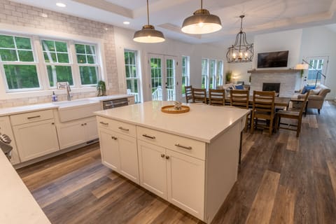 Main Level | Kitchen