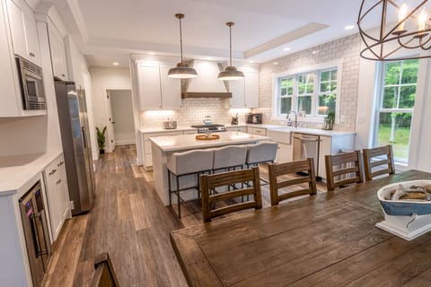 Main Level | Dining Room | Kitchen