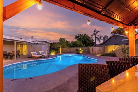 Covered patio with dining