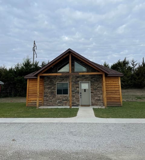 The Lodge (1)