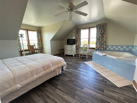 Premium Room, 1 Queen Bed, Balcony, Pool View | Pillowtop beds, laptop workspace, blackout drapes, free WiFi