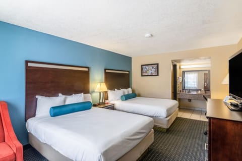 SNQQ-Suite Double Queen Non-Smoking image 1