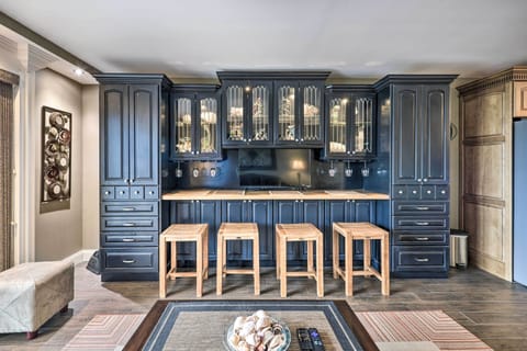 Main Living Space | 740 Sq Ft | Step-Free Access to Unit | Smart TV