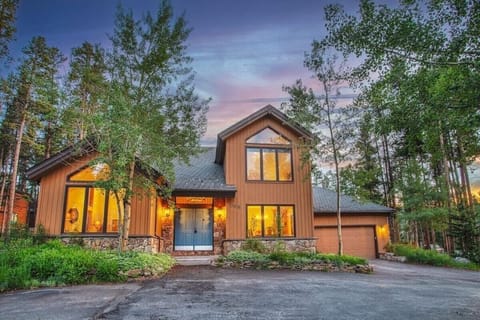 Beautiful home awaiting your stay!