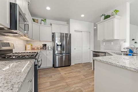 Fully Furnished Kitchen