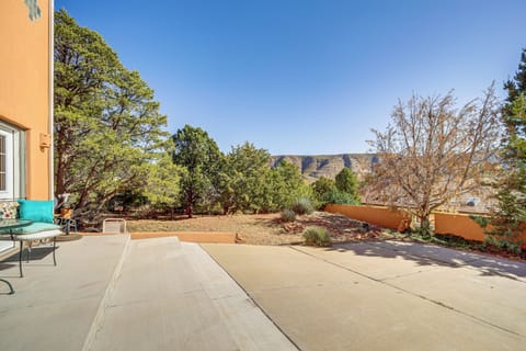 Sedona Vacation Rental | 2BR | 1BA | 1,300 Sq Ft | Step-Free Entry