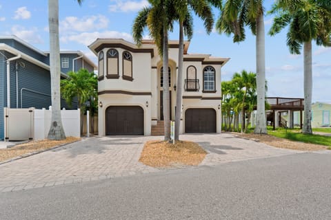 Come enjoy your stay at Casa del Sol Breeze!