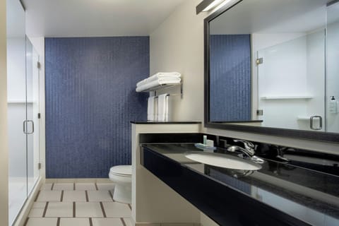 Room, 1 King Bed | Bathroom | Hair dryer, towels