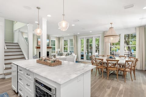 The Shell - Seaside - Living, Dining, and Kitchen Area