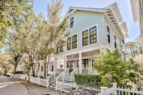 The Shell - Seaside - Exterior