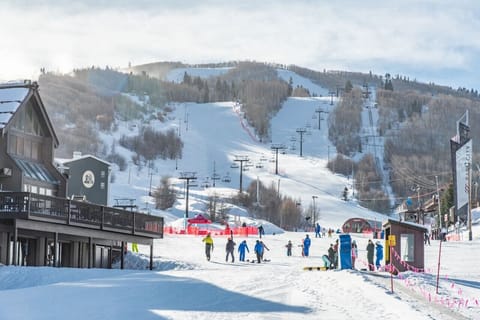 Ski right out the door of the Lodges building.  Ski right to First Time, Three Kings or Eagle Lift.  Spend less time getting around and stay out longer with the amazing location of this condo right in the heart of Park City Mountain Resort