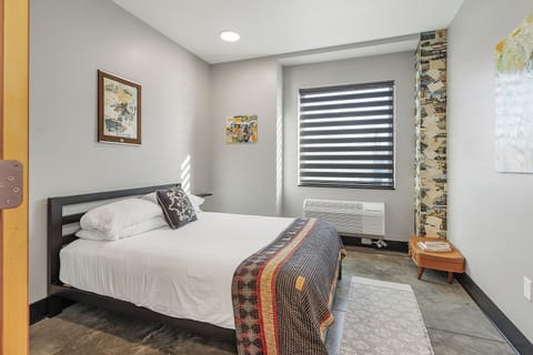 Family suite with private queen room