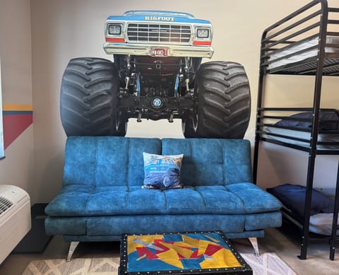 Flexible living space in the suite