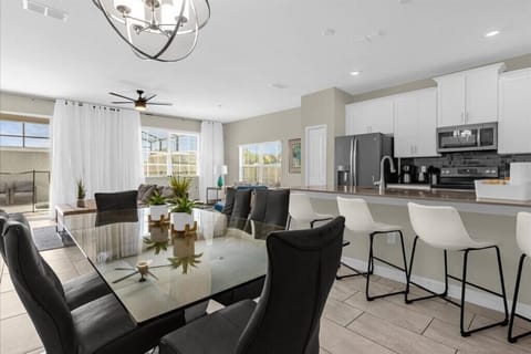 6-4901 Windermere Ave (06).jpg